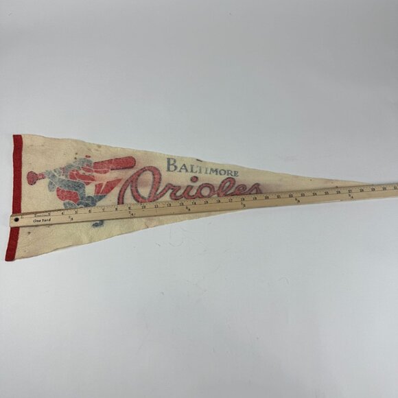 Vintage 29in MLB Baltimore Orioles Baseball Pennant Felt Memorabilia Damaged - Picture 9 of 10